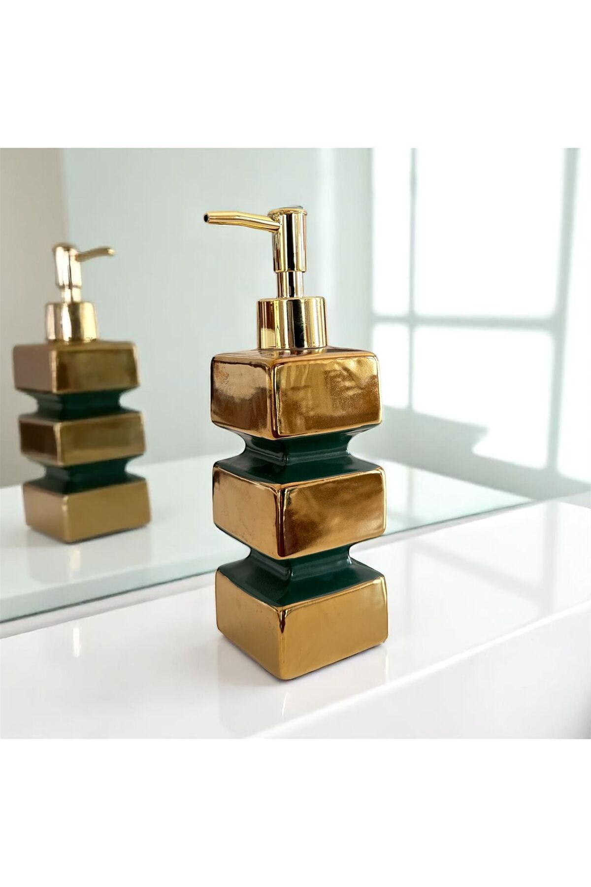 Gold Detaylı Lüks Seramik Sabunluk – Modern Geometrik Tasarım (El Yapımı)