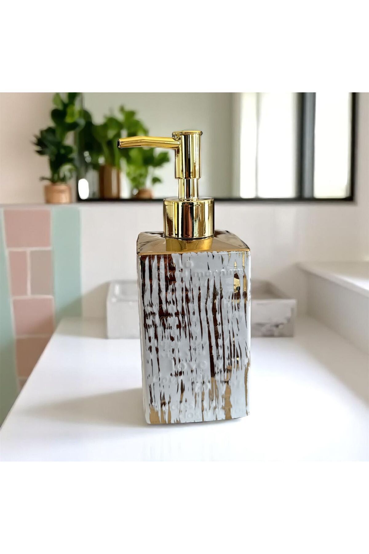 Beyaz Zemin Üzeri Altın Çizgili Lüks Sabunluk – Modern Klasik Şıklık (Gold Başlıklı)